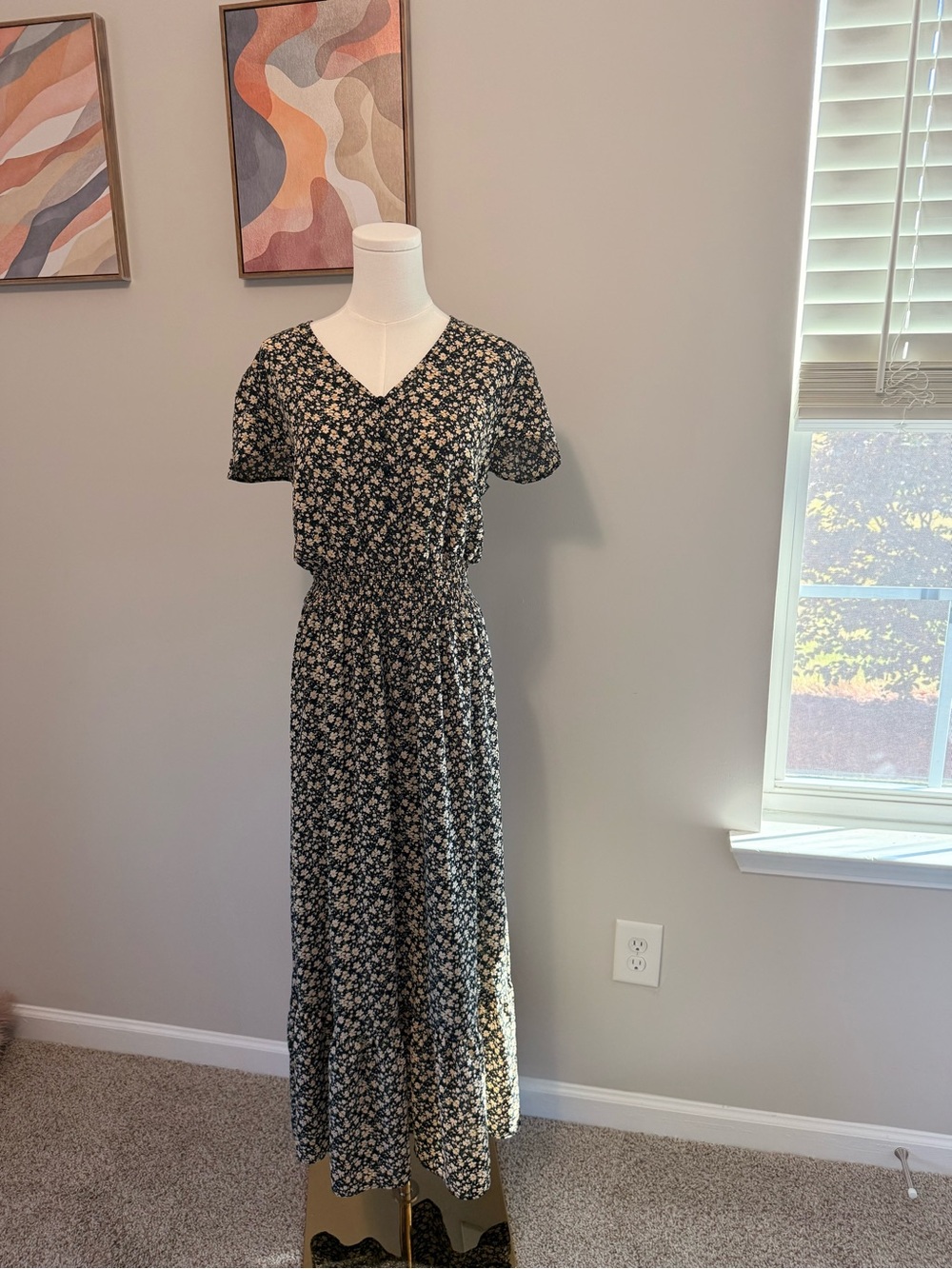 Amazon Black Floral V-Neck Flowy Maxi Dress Like New Size Large
